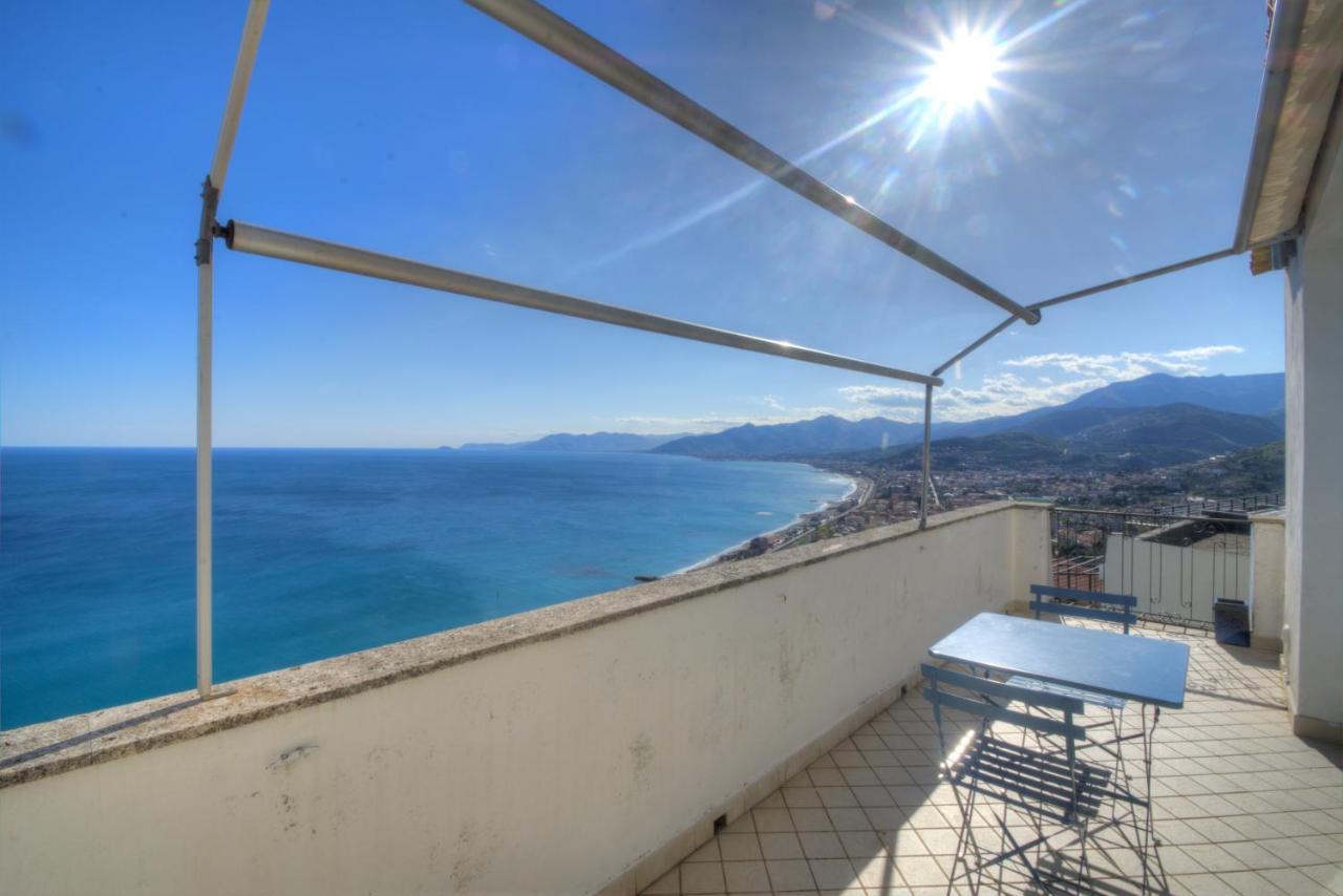Villa Ischia Attico Sul Mare A Verezzi Borgio Verezzi Extérieur photo